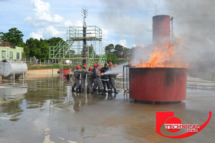 Instalação de equipamentos de combate a incêndio - Technical Fire Serviços  e Equipamentos Ltda.